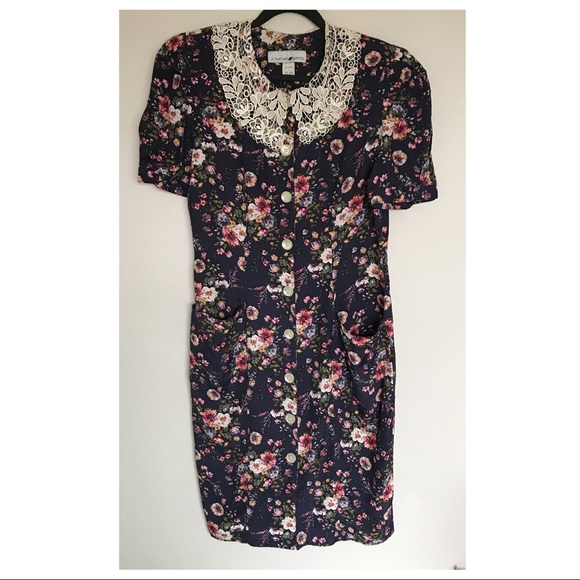 Jonathan Martin Vintage Floral Button 